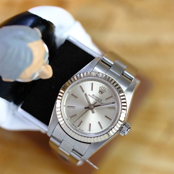 Rolex Oyster Perpetual Lady 76094 - Picture 2 of 5